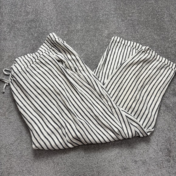 Old Navy Pants - Linen Viscose Pants XXL Women's Black White Stripe Cropped Old Navy Drawstring